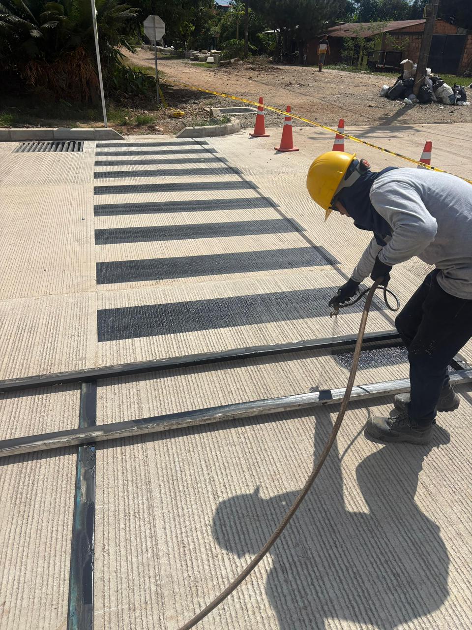 Aplicación de imprimación para demarcación vial en Villavicencio